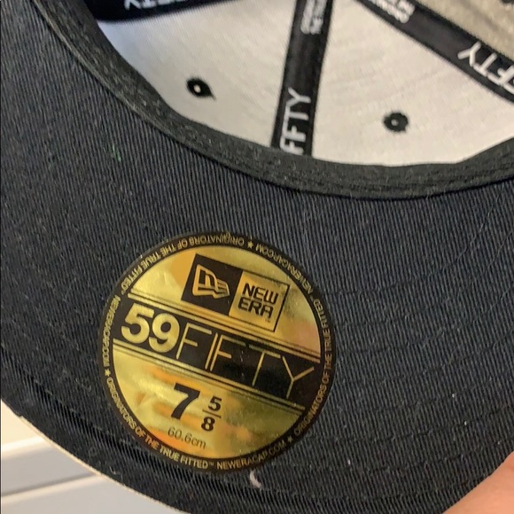 Hat - Picture 3 of 4